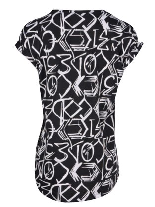 Blusa De Malha Feminina Adulto Manga Japonesa V0011 Vila Flor Preto e Branco