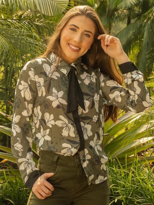 Camisa De Crepe Feminina Adulta Manga Longa 73013930 Parado No Ar