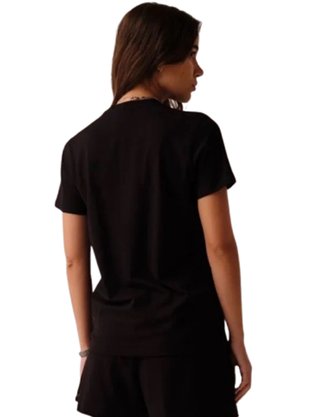 Camiseta Fila Letter Premium II Adulto Feminina F12L00825 Fila Preto