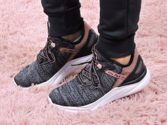 Tênis Feminino Adulto Esportivo Fabulous Fila Preto e Rosa Velho