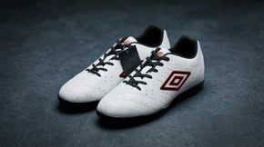 Chuteira Society Striker Umbro Preto e Laranja