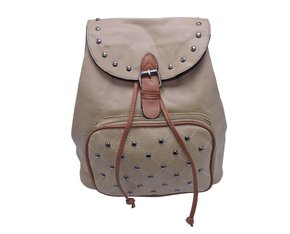 Mochila Feminina Adulto Sintético Com Bolso Frontal E Tachas X-6064 CH&LR Marrom Claro